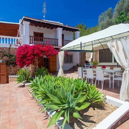 Alexandra Villa *